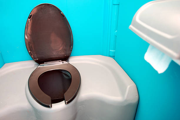 Best Porta potty rental near me  in Masury, OH