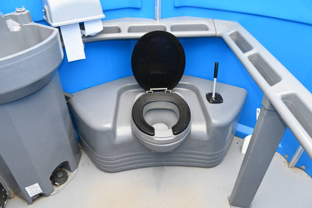 Best Porta potty rental near me  in Masury, OH